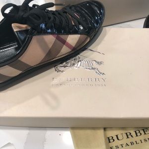 COPY - Women’s Burberry sneakers size 8